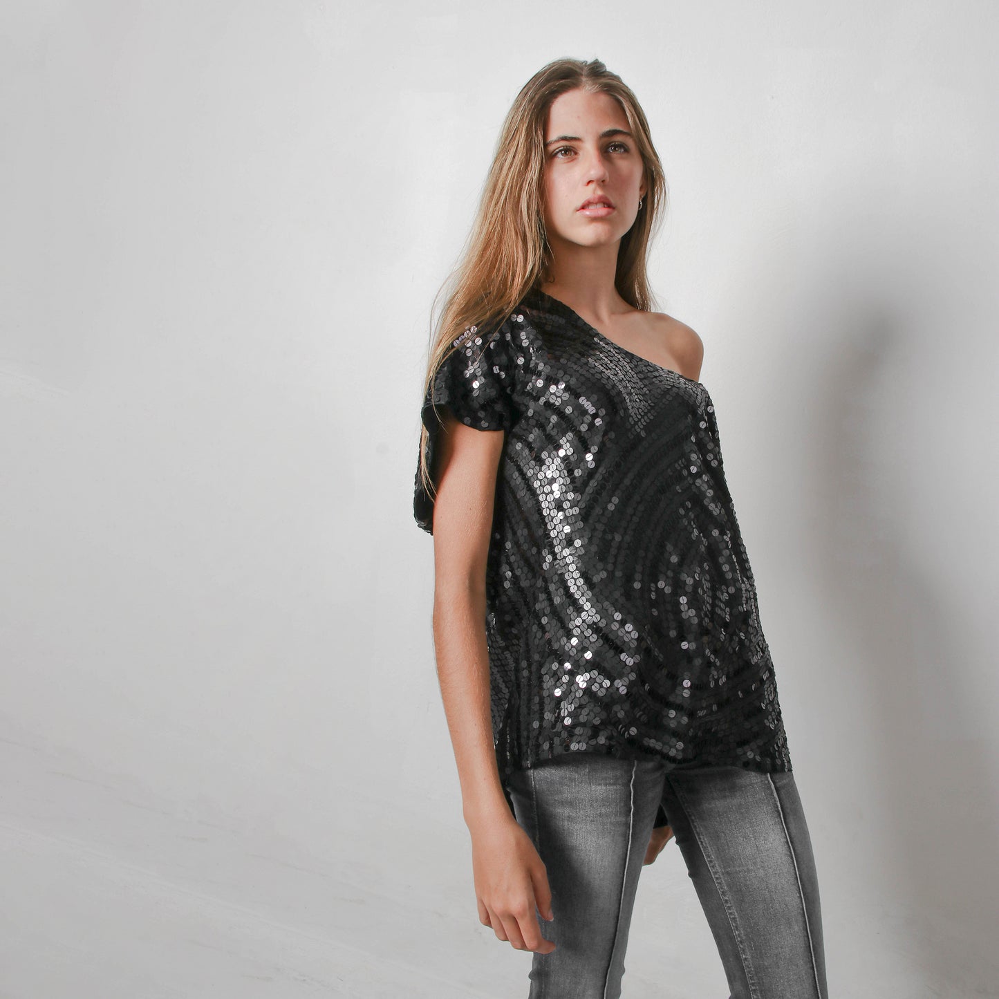 Off-shoulder sequin tee